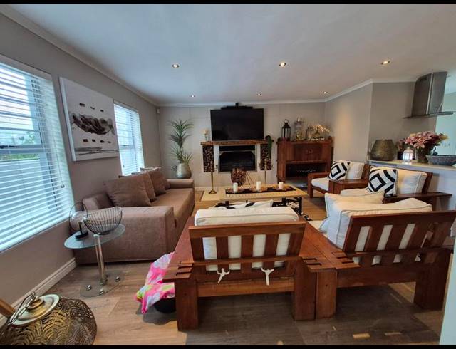 4 BEDROOM PROPERTY TO RENT IN OUDE WESTHOF